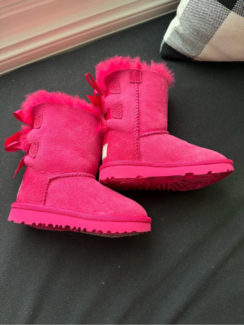 UGG Kids Bright Pink Bow-Back Shearling Boots